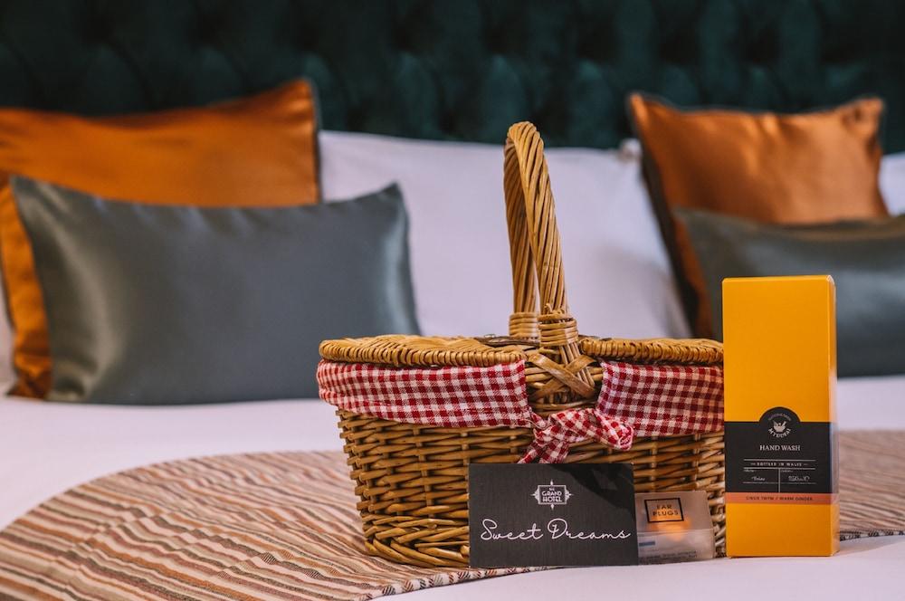 The Grand Hotel Суонси Экстерьер фото